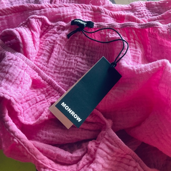 Monrow Pink Crinkle Gauze Ruffle Tank Top NWT - Picture 2 of 5